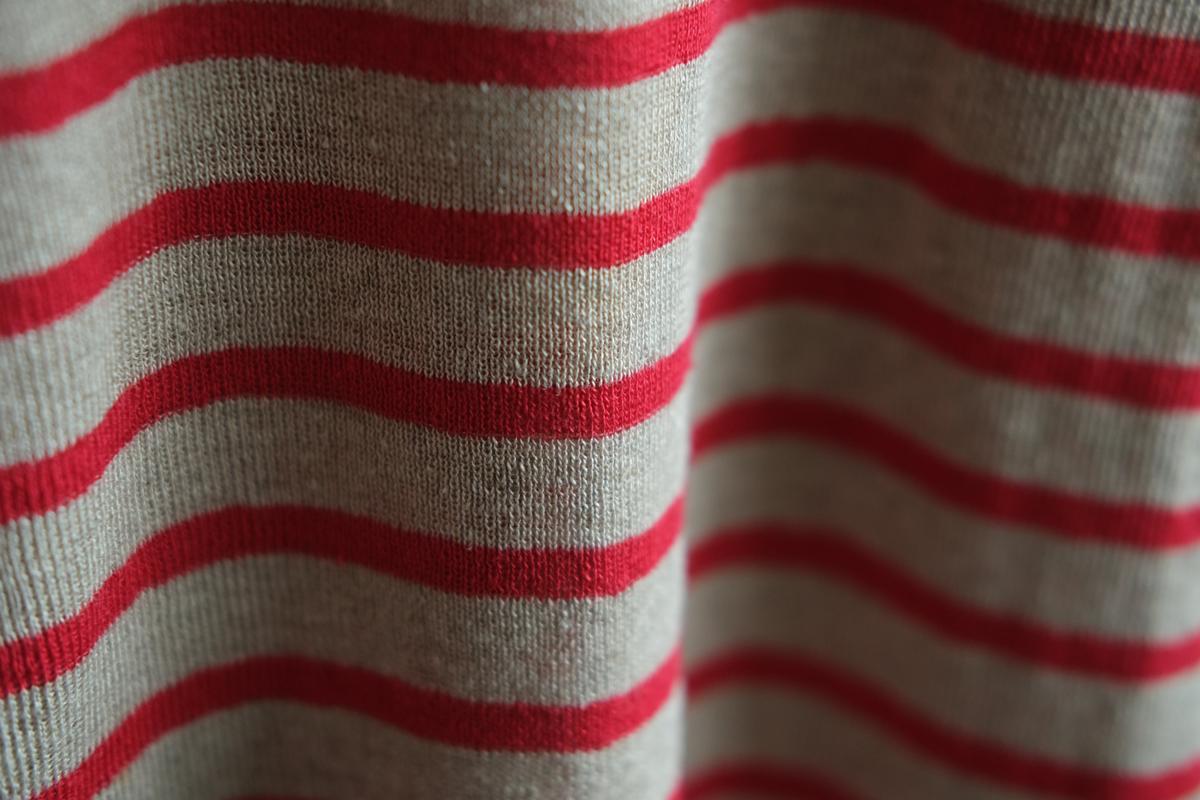 リネンニットボーダー半袖プルオーバー｜メンズ｜生成×レッド