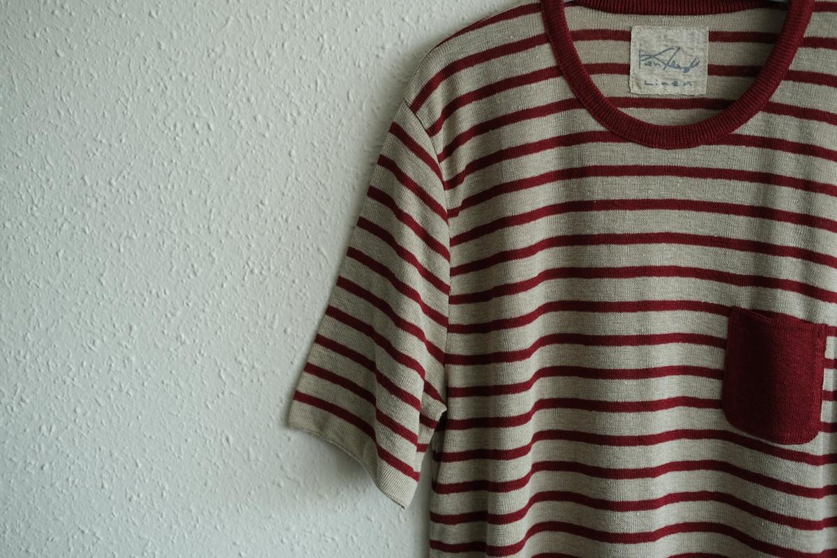 リネンニットボーダー半袖プルオーバー｜メンズ｜生成×エンジ