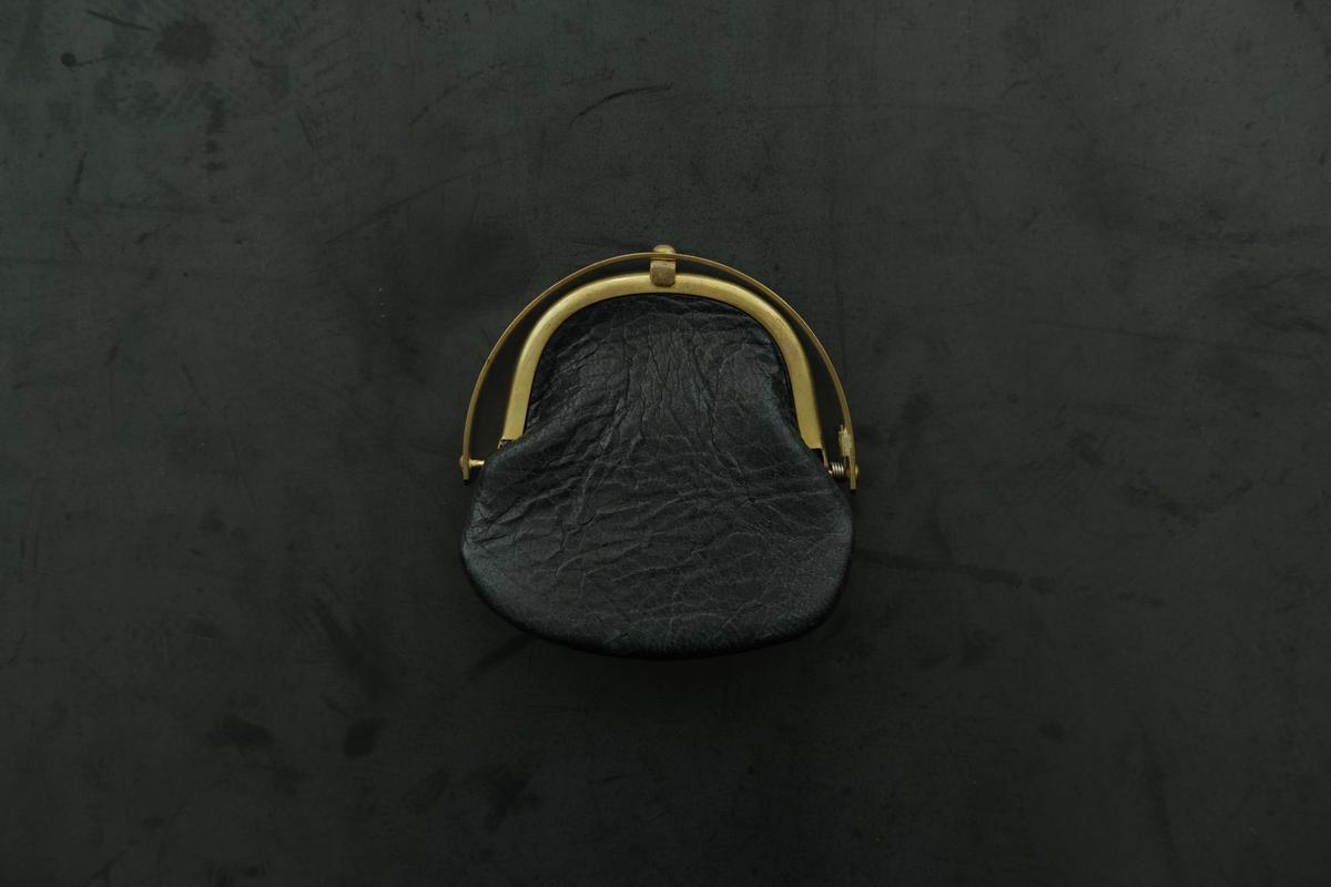 coin case ＜蝦夷鹿革 黒＞