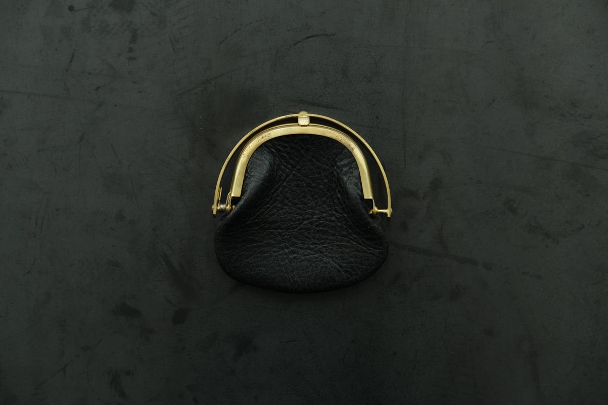 coin case ＜蝦夷鹿革 黒＞