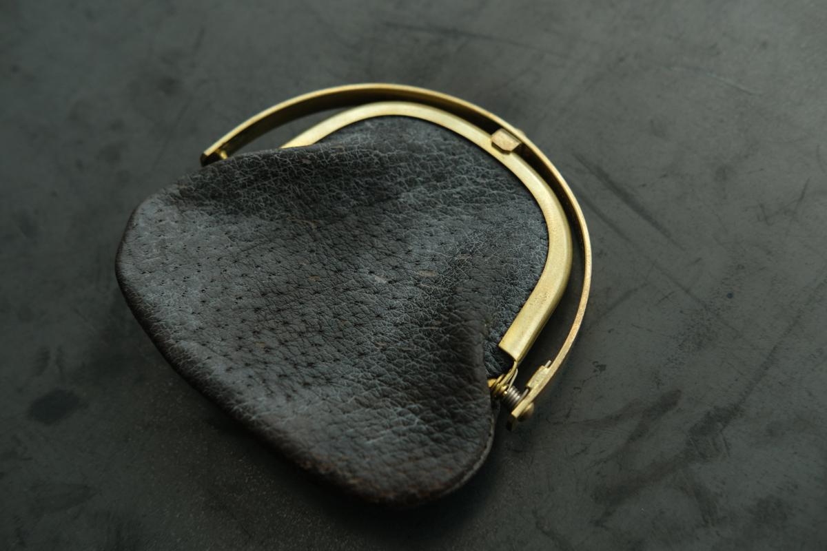 coin case ＜熊革 鉄媒染＞