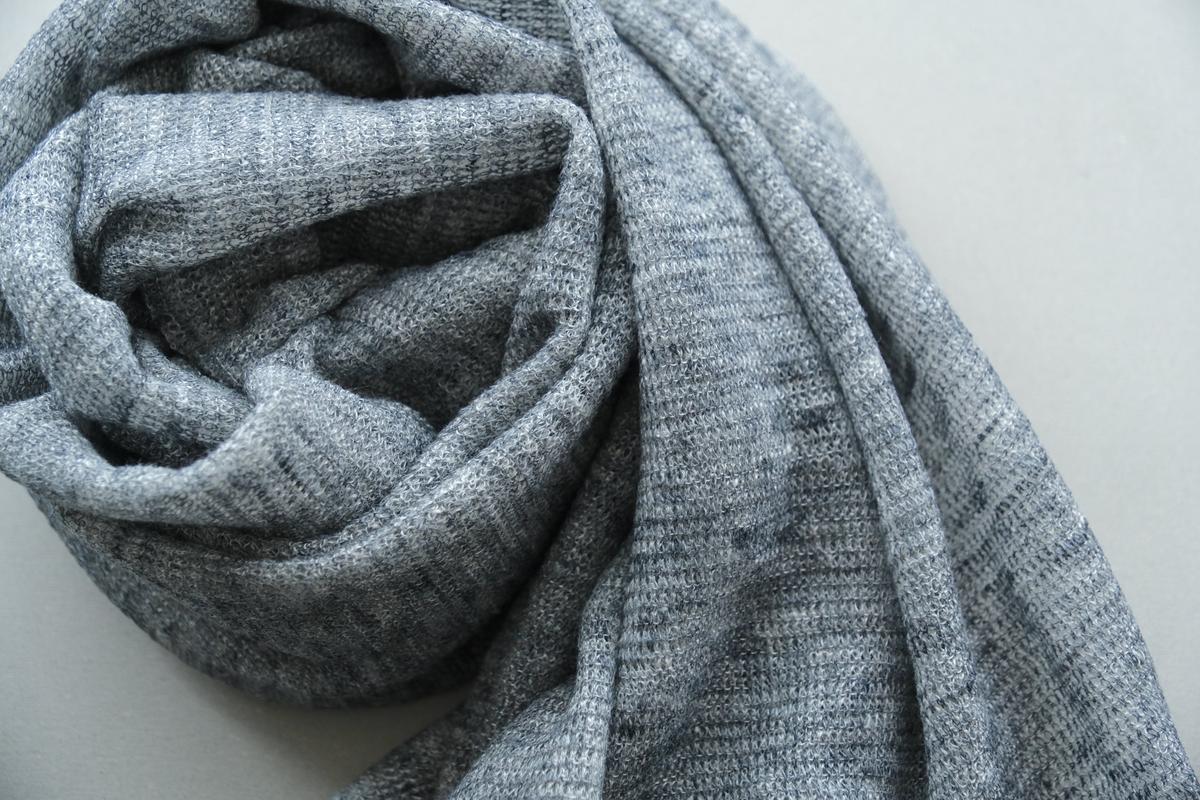 リネンニットストール｜ダークグレー×ホワイト