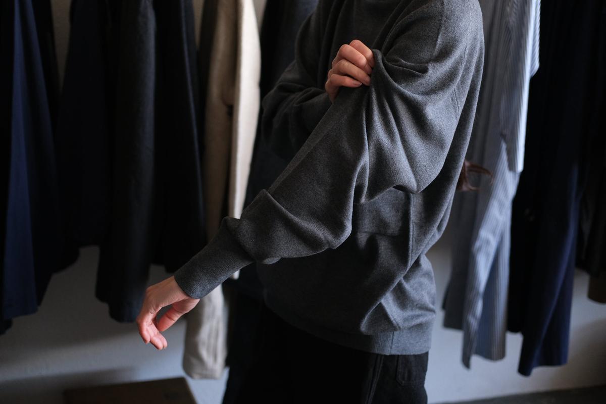 MITTAN / スーパー180'sウールタートル 黒 KN-37 / unisex