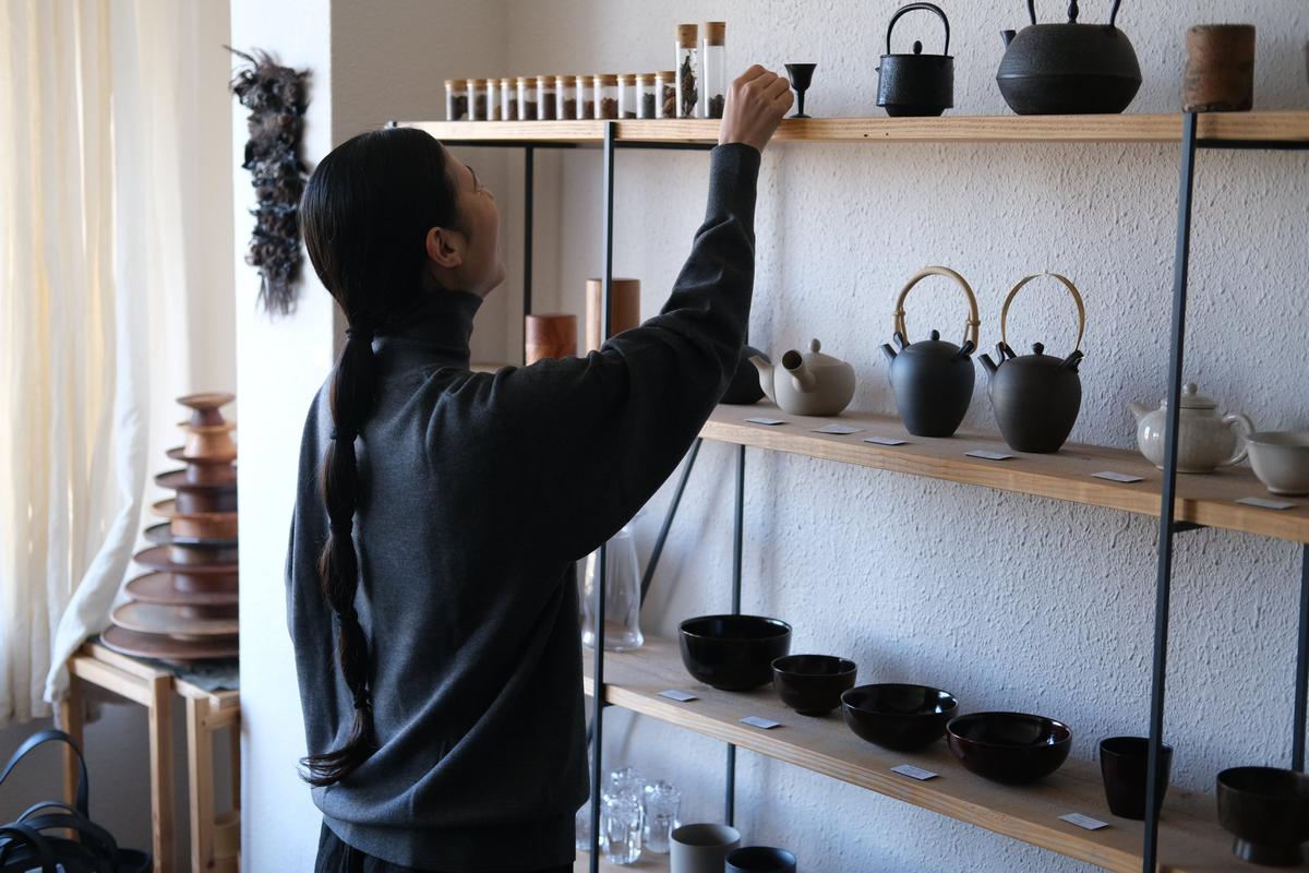 MITTAN / スーパー180'sウールタートル 黒 KN-37 / unisex