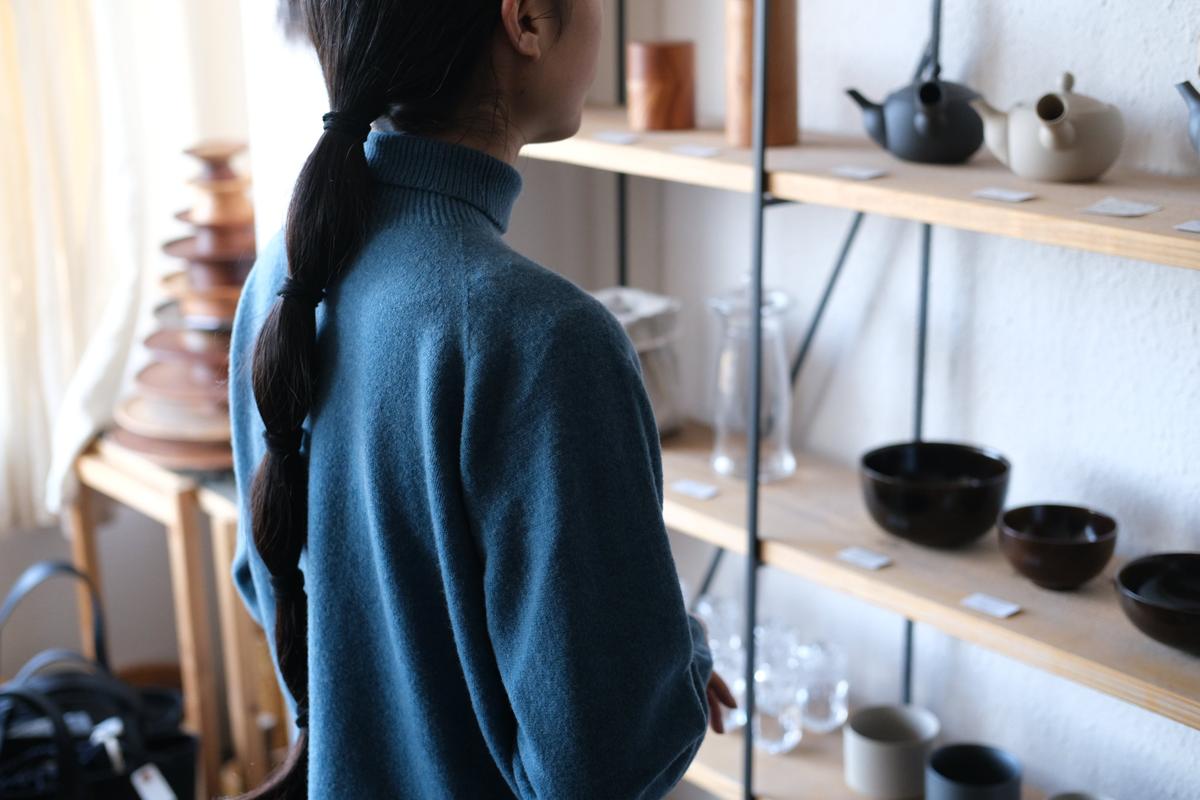 MITTAN / ウルグアイウールタートルセーター 浅葱 KN-34 / unisex