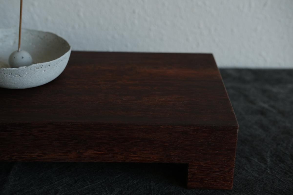 無垢材の切出し脚付き台 樹種不明 オイル仕上げ ＜1＞