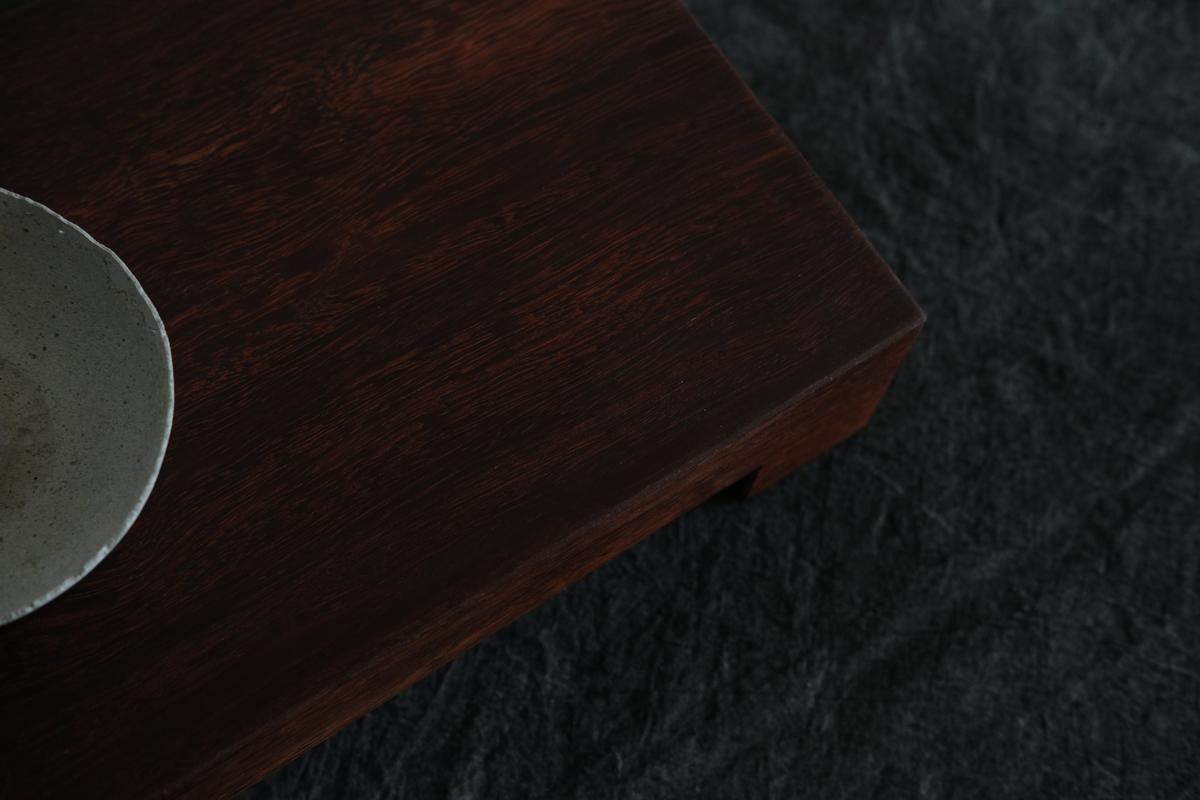 無垢材の切出し脚付き台 樹種不明 オイル仕上げ ＜1＞