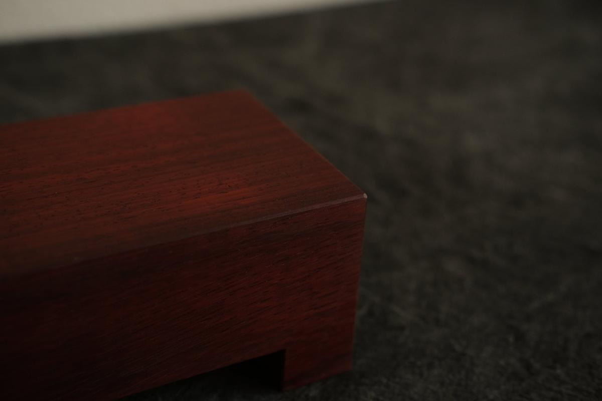 無垢材の切出し脚付き台 樹種不明 オイル仕上げ ＜3＞