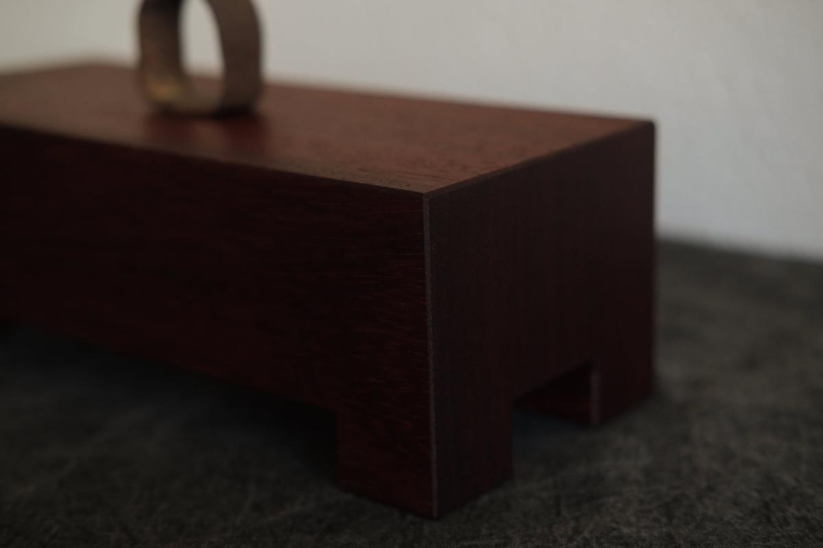 無垢材の切出し脚付き台 樹種不明 オイル仕上げ ＜2＞