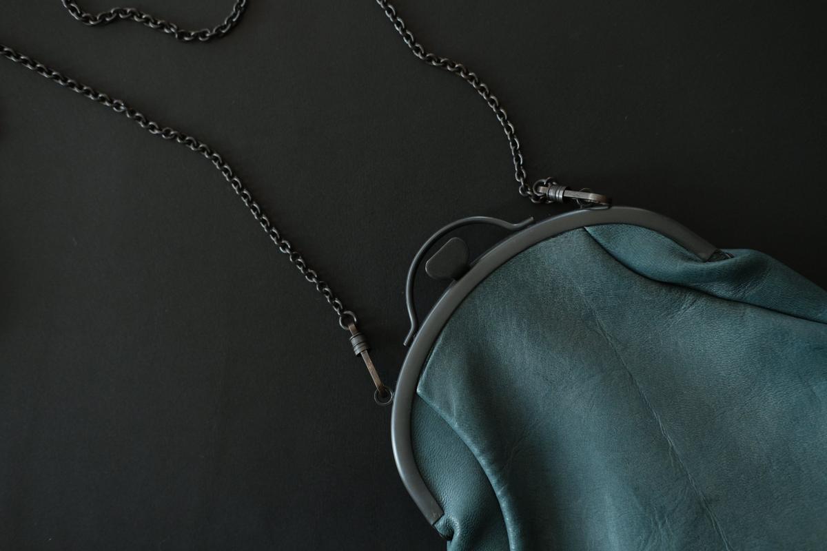 レザーショルダーポーチ frame porch SHC-R707 ＜鹿革 green＞