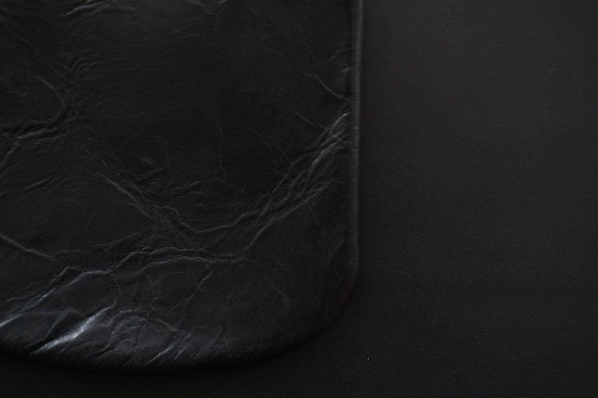 レザーショルダーポーチ frame porch SHC-301 ＜鹿革 black＞