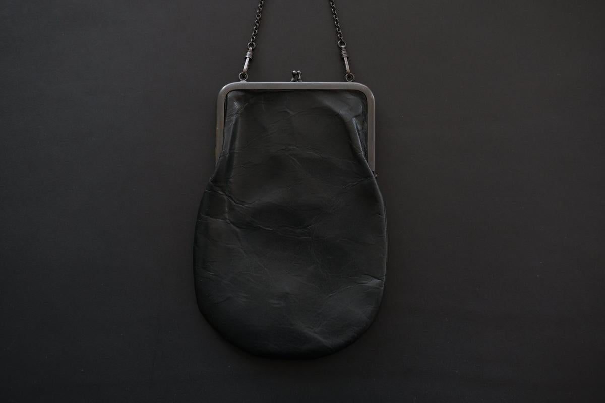 レザーショルダーポーチ frame porch SLAO-51 ＜鹿革 black＞ 01