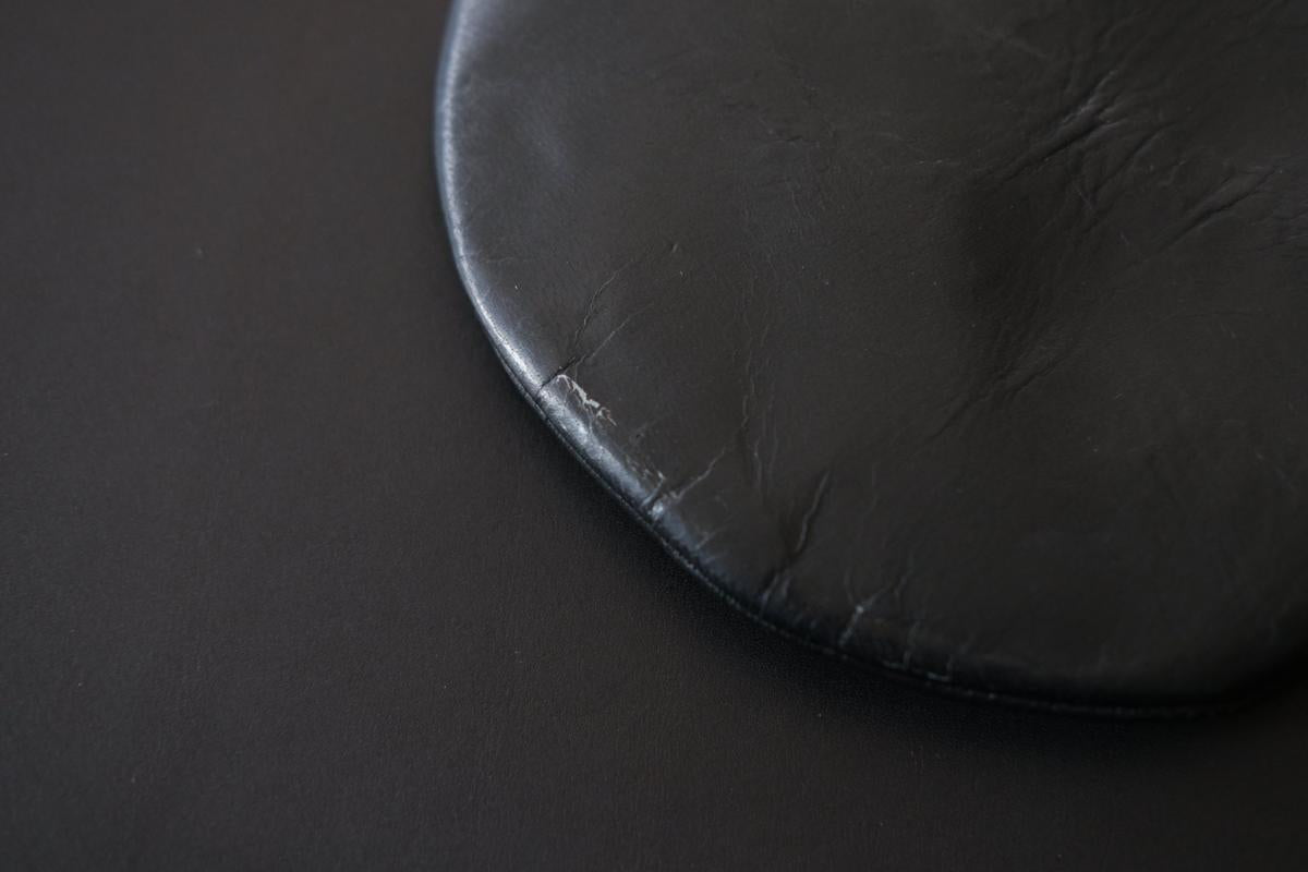 レザーショルダーポーチ frame porch SLAO-51 ＜鹿革 black＞ 01