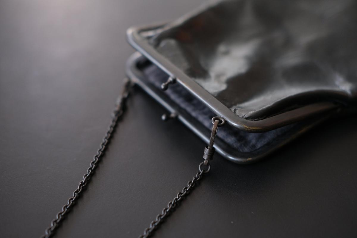 レザーショルダーポーチ frame porch SLAO-51 ＜鹿革 black＞ 01