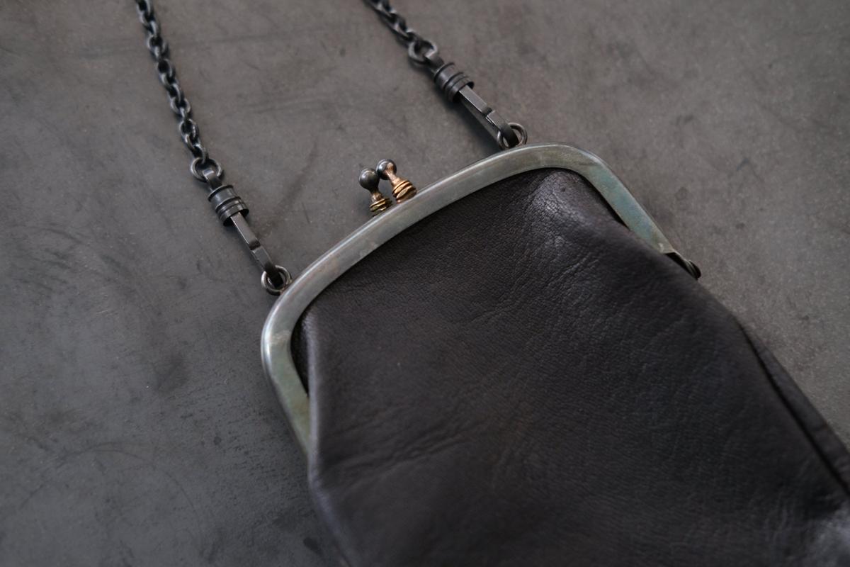 レザーショルダーミニポシェット SHC-R703 ＜鹿革 black/khaki＞