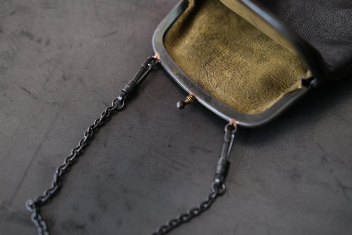 レザーショルダーミニポシェット SHC-R703 ＜鹿革 black/khaki＞