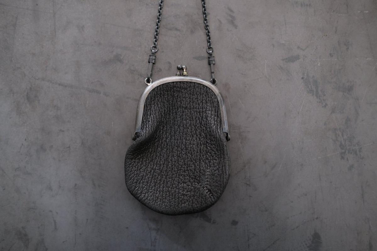 レザーショルダーミニポーチ egg-01 ＜サメ革 黒 パッチワーク＞