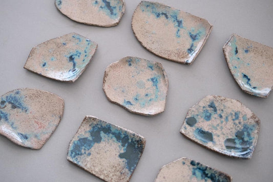 かけら皿　角　薄茶青