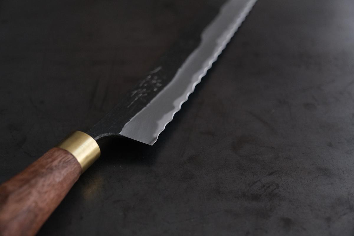 黒打ちパン切り包丁210mm 赤畠大徳