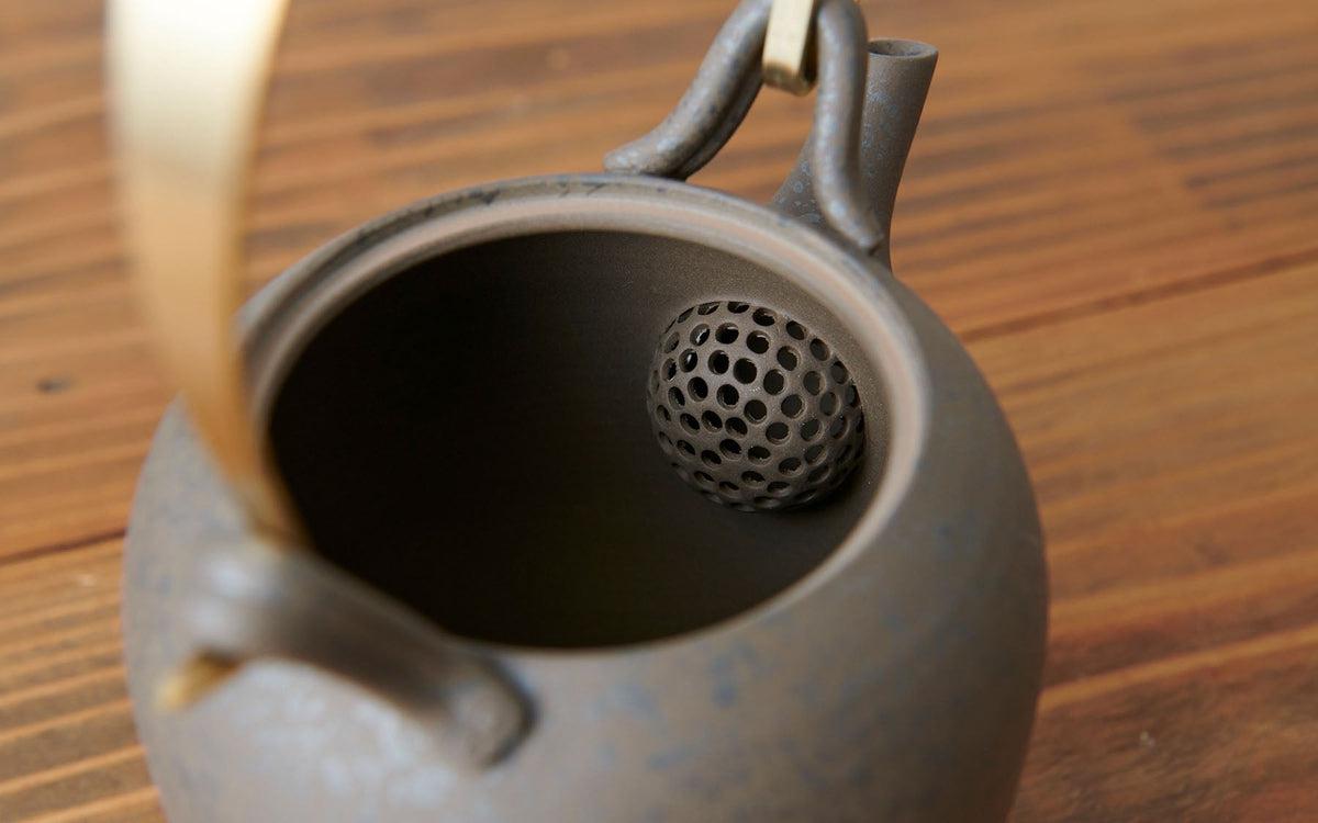 真鍮の弦つき急須 焼締め