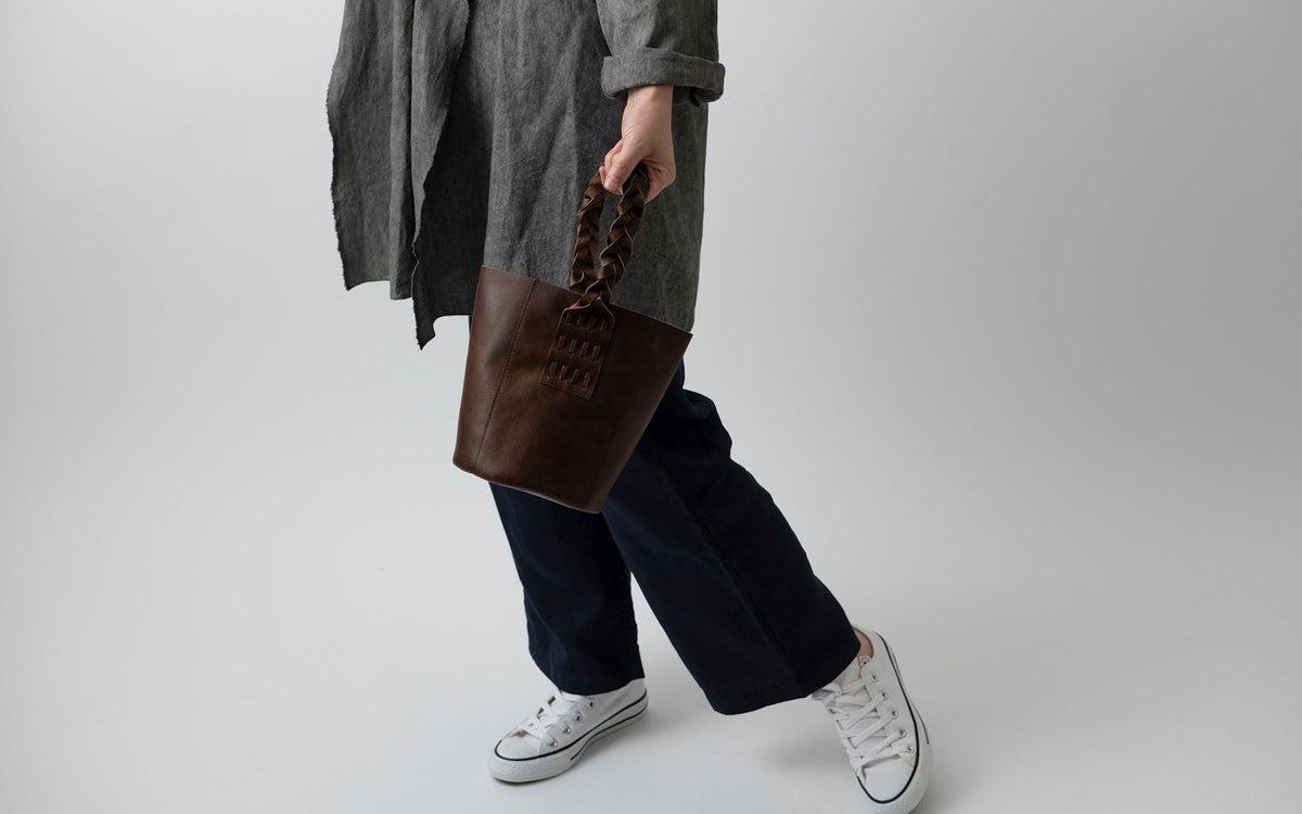 MITTAN / 駱駝革ミニバッグ 濃茶