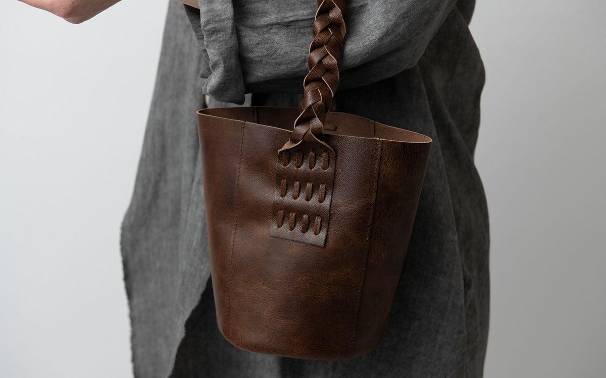 MITTAN / 駱駝革ミニバッグ 濃茶