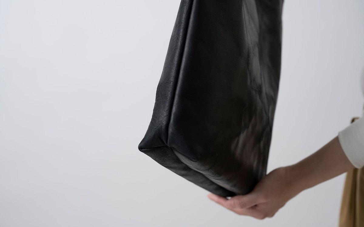 レザートートバッグ black ＜M＞
