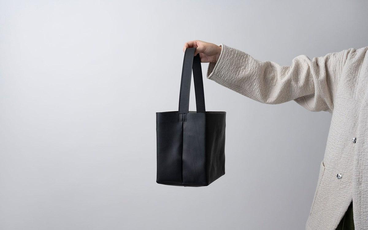 レザーキューブバッグ