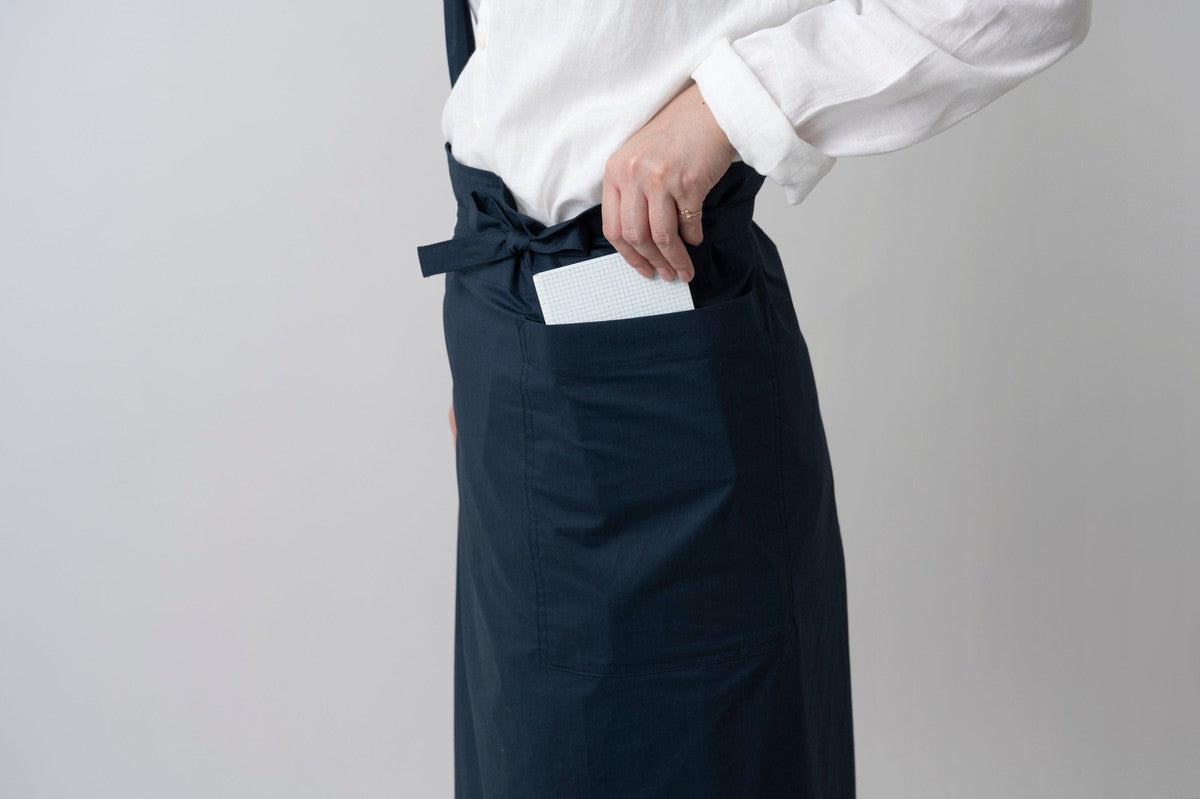 きるもの｜袈裟エプロン｜コットンタイプライター｜ブラック｜unisex freesize