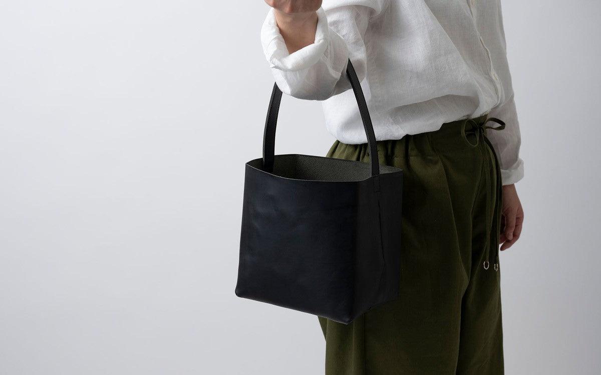 レザーキューブバッグ