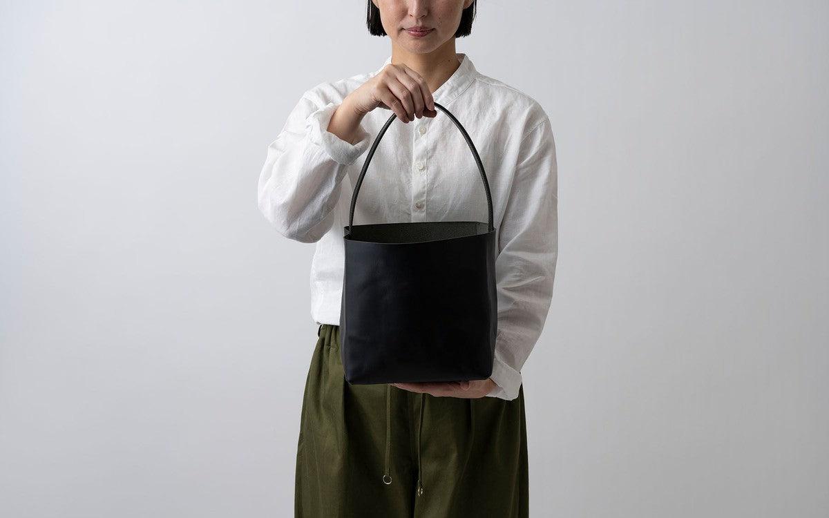 レザーキューブバッグ