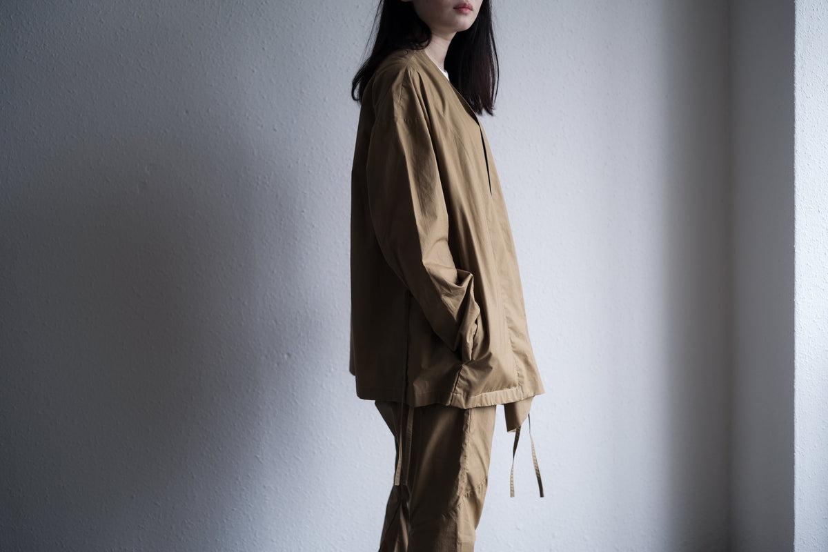 きるもの｜JKT弐｜タイプライター｜ベージュ｜unisex freesize