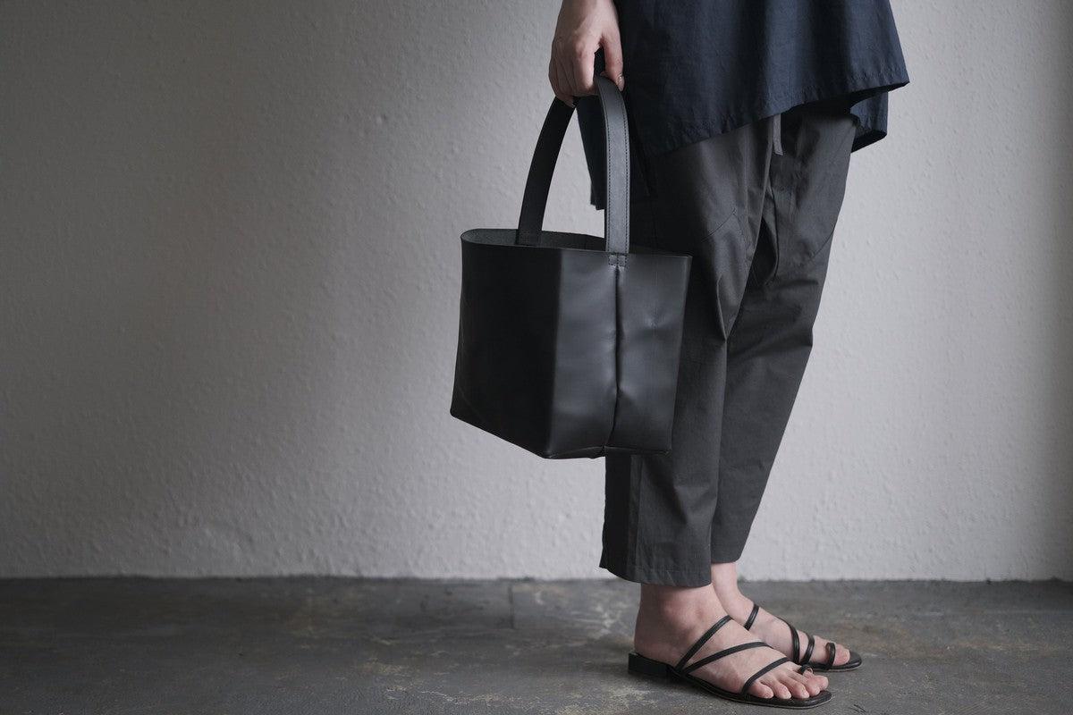 レザーキューブバッグ