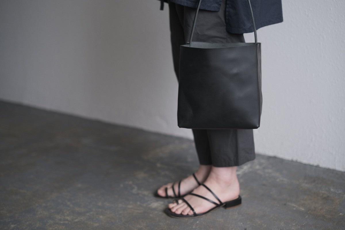 レザーキューブバッグ