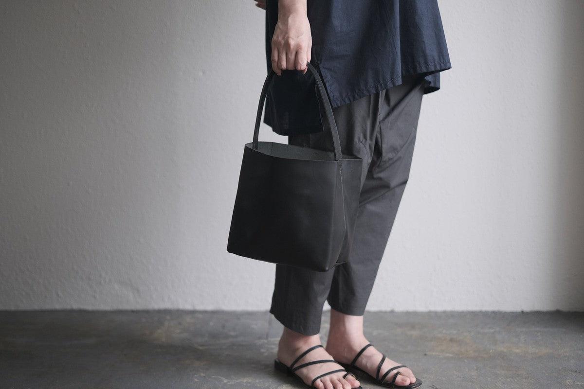 レザーキューブバッグ