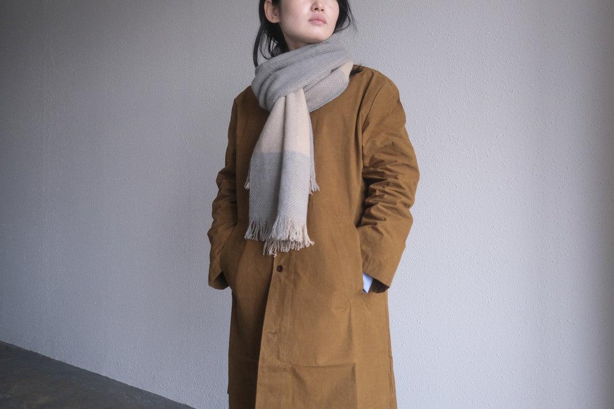 手織りカシミヤマフラー 墨染め×胡桃染め 切り房