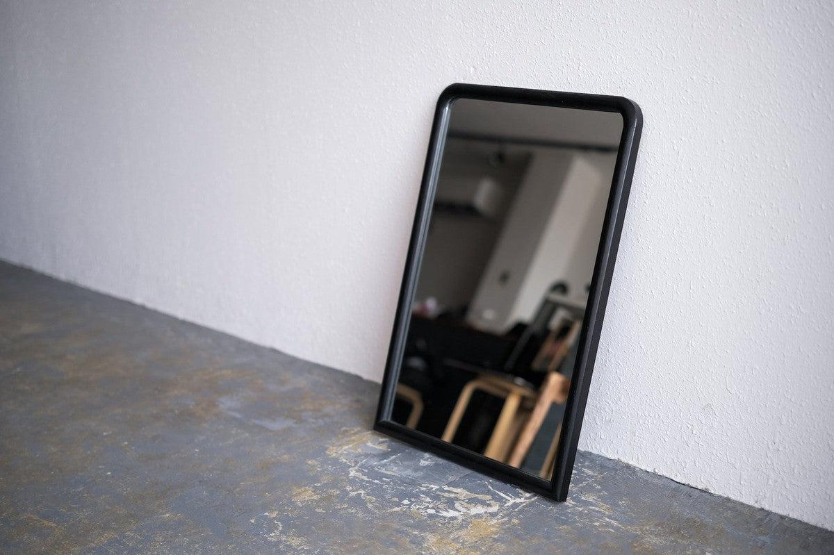 四角鏡 黒 458×664mm｜三浦治