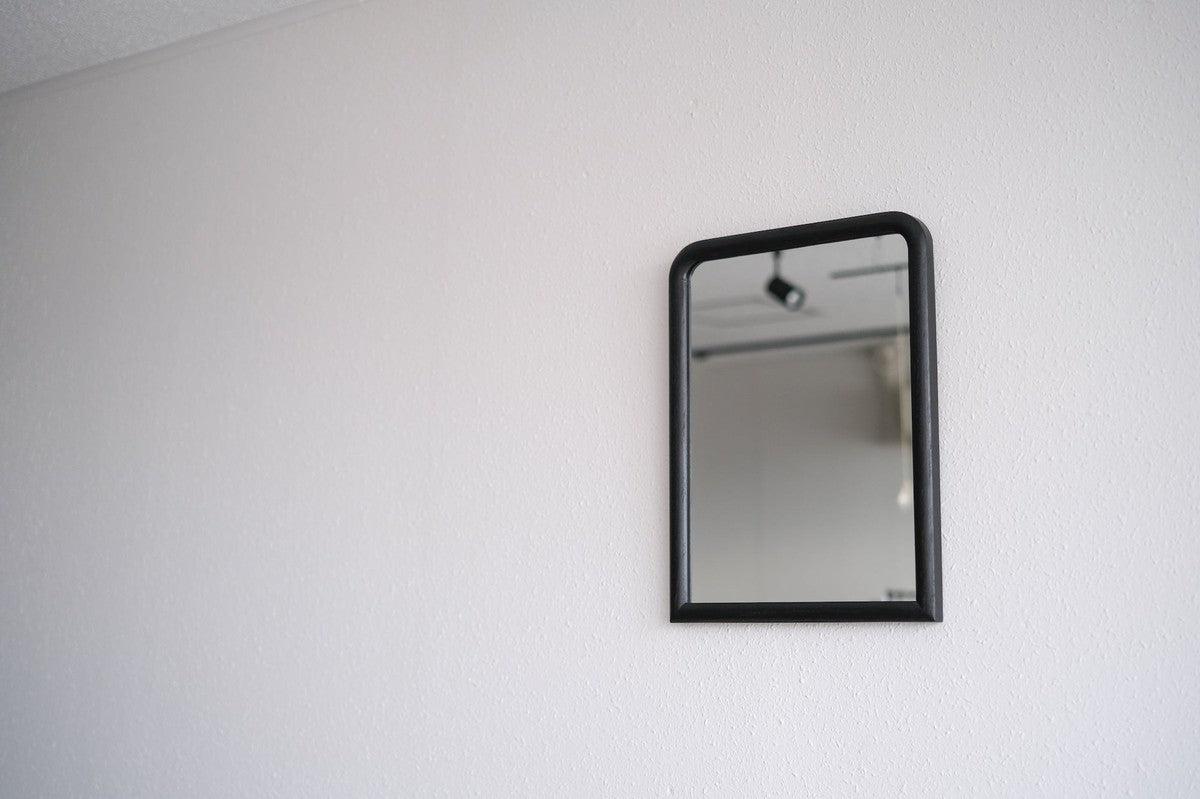 四角鏡 黒 368×490mm｜三浦治