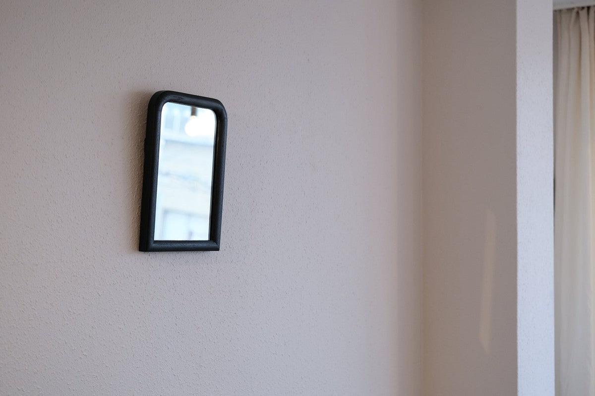 四角鏡 黒 250×348mm｜三浦治