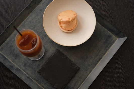 一閑張四角盆 寄竹