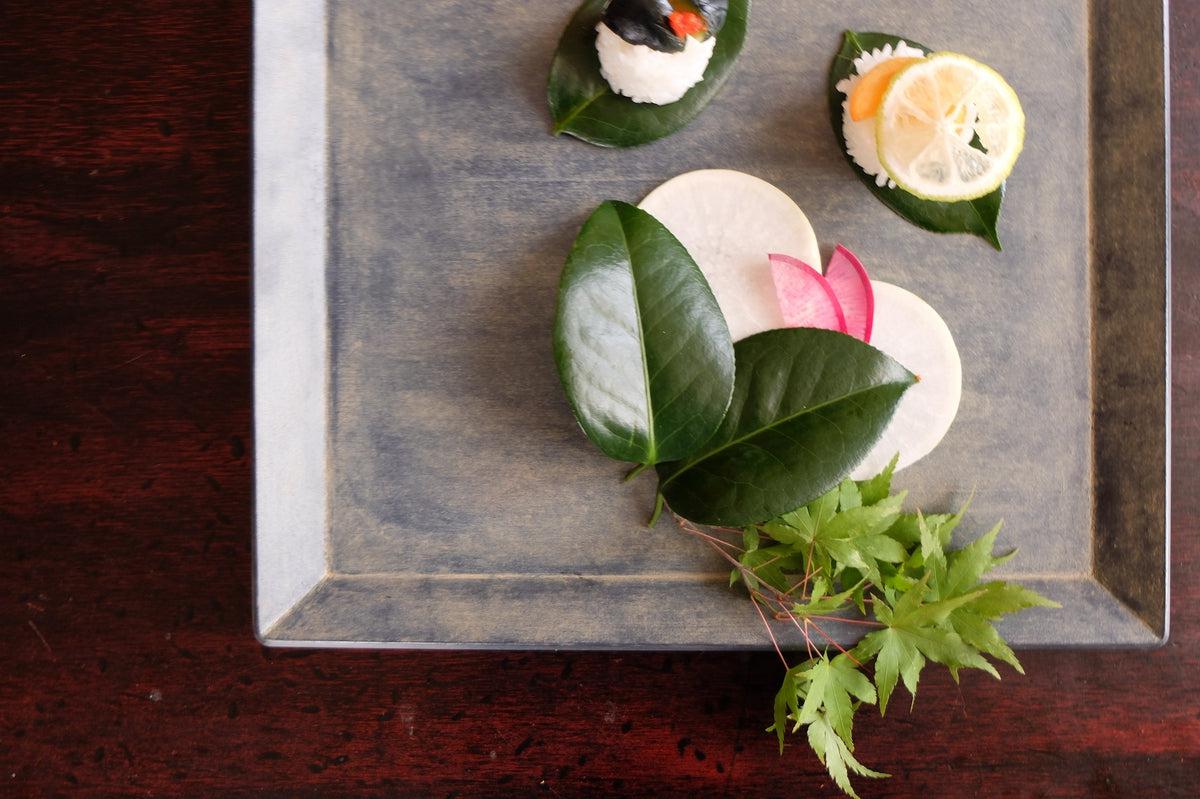 一閑張四角盆 寄竹