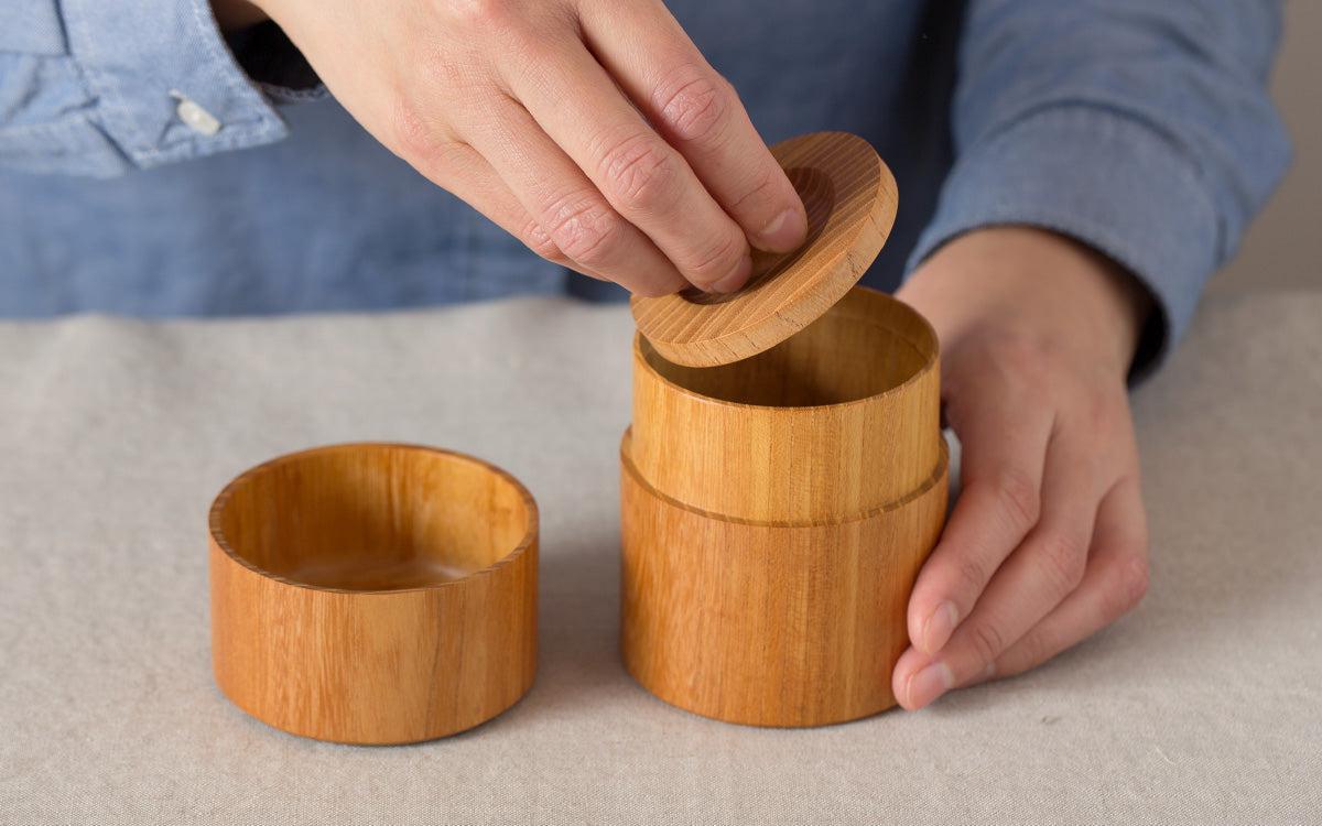 ろくろ挽きの欅の木の茶筒（大）