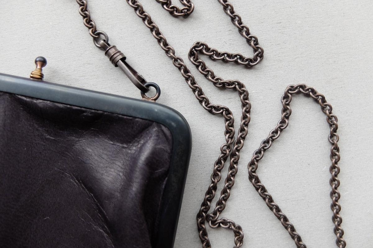 frame porch ＜エゾ鹿革黒染・M＞ レザーショルダーポーチ SLAO-08D