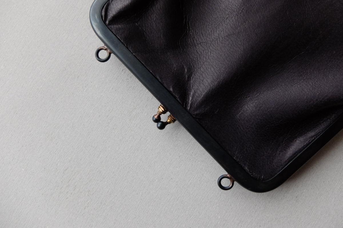 frame porch ＜エゾ鹿革黒染・M＞ レザーショルダーポーチ SLAO-08D