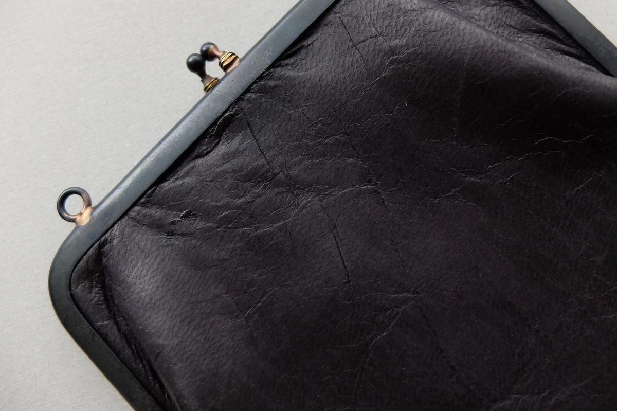 frame porch ＜エゾ鹿革黒染・M＞ レザーショルダーポーチ SLAO-08D