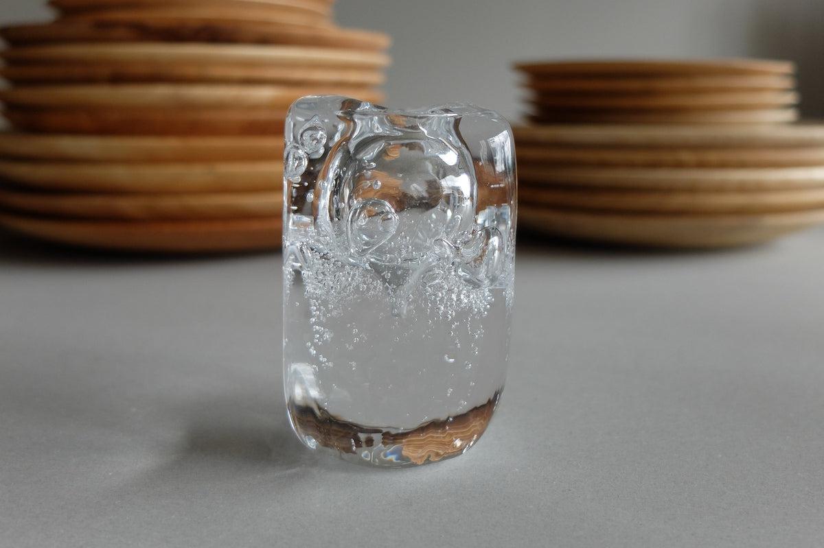 ガラスのフラワーベース