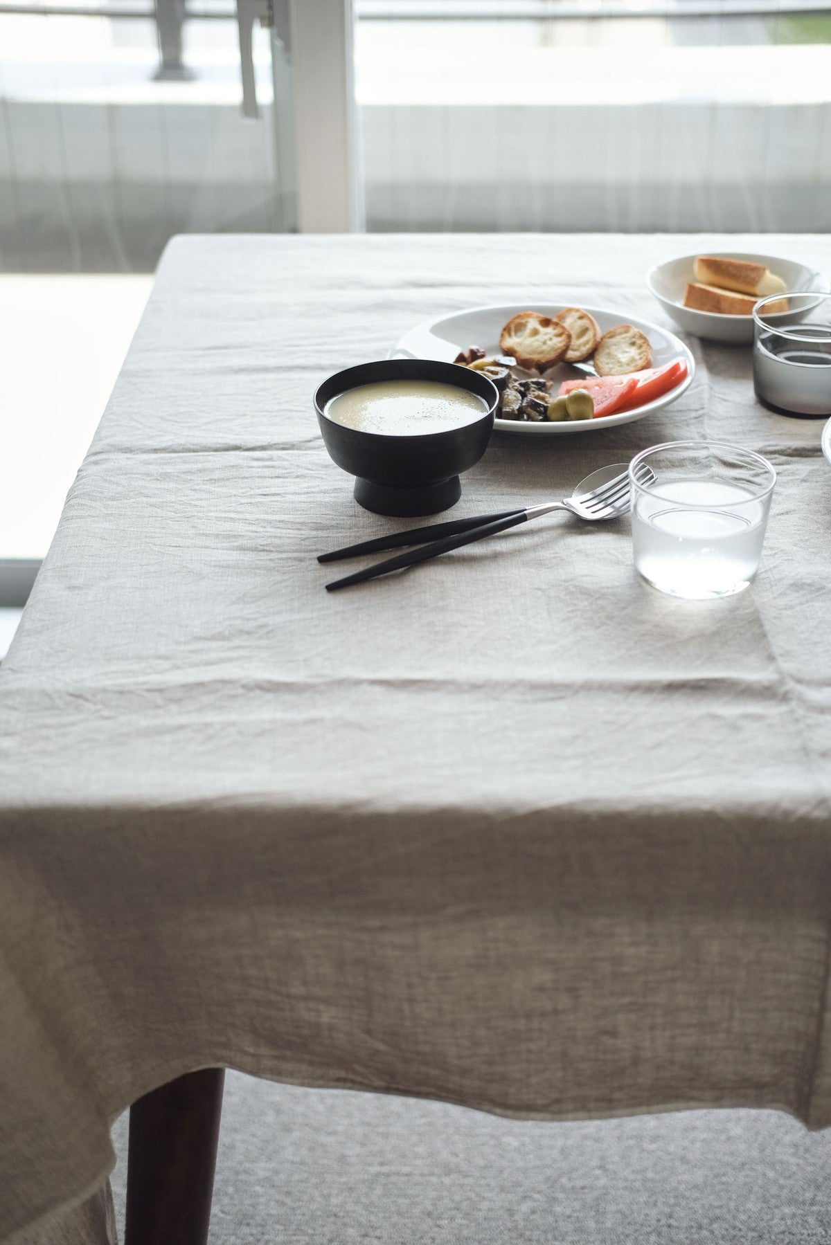 ろくろ挽きの飯椀 ミズメザクラ｜拭き漆（黒漆）