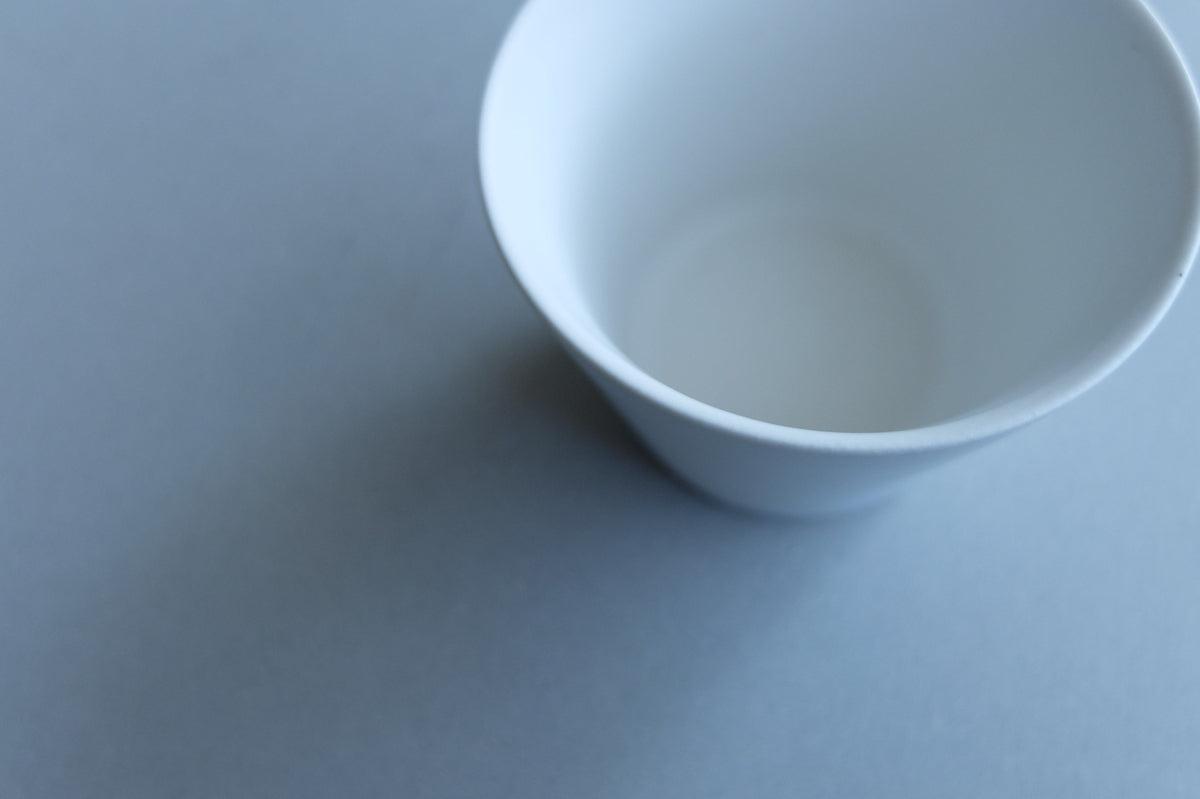 カップ 円錐台 白マット