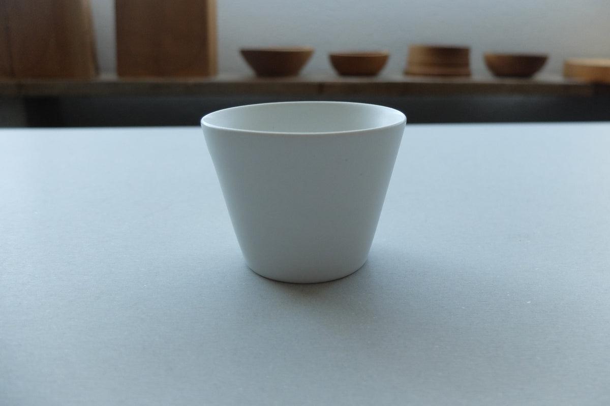 カップ 円錐台 白マット