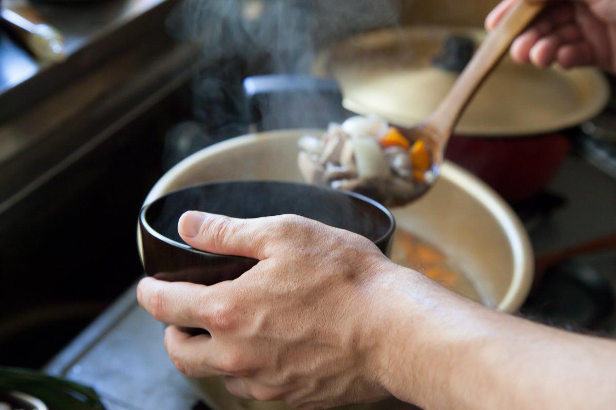 【再入荷】ろくろ挽きの欅の丼椀｜黒拭き漆
